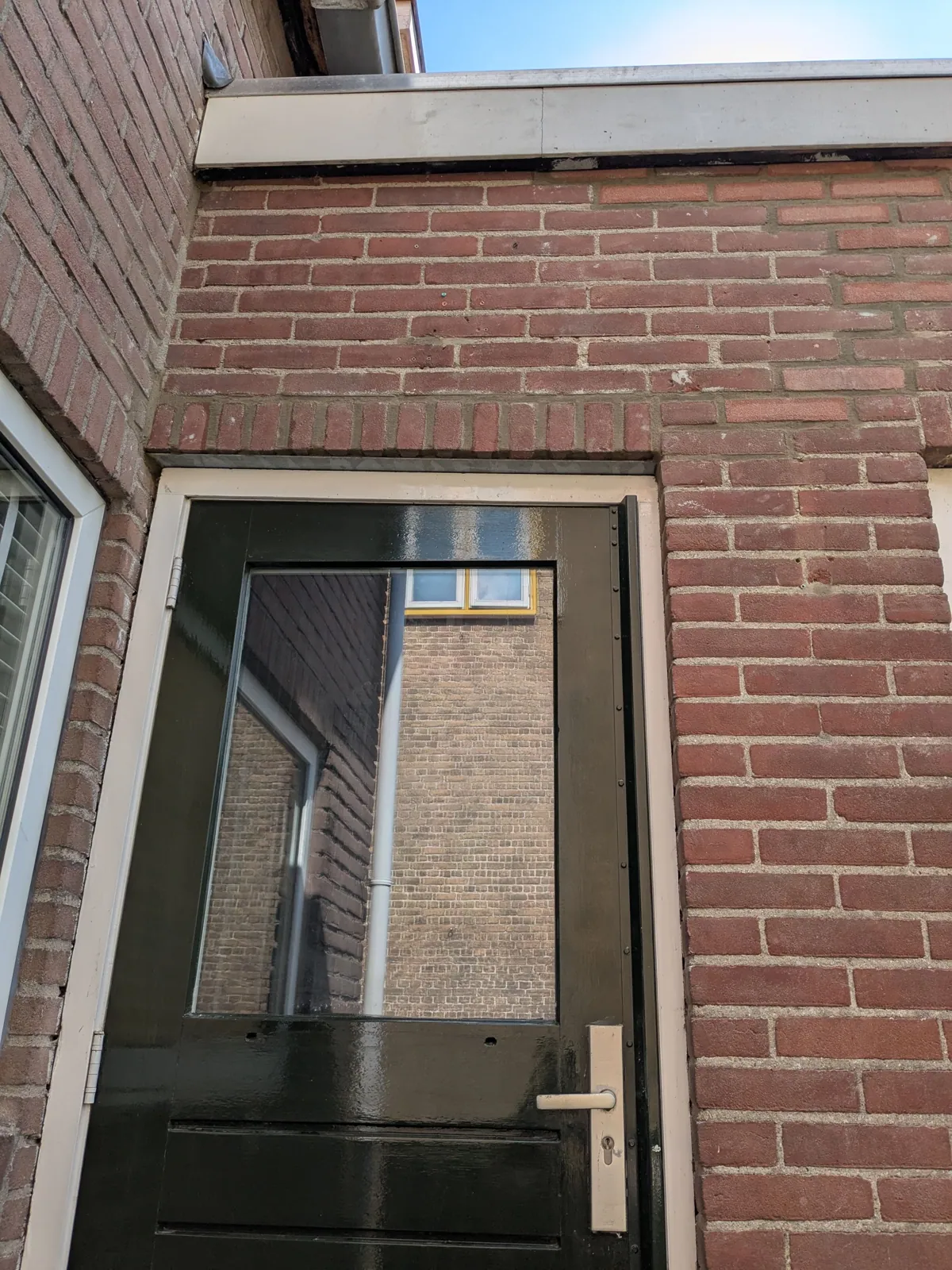 Gevelreparatie van beschadigd metselwerk bij een woning