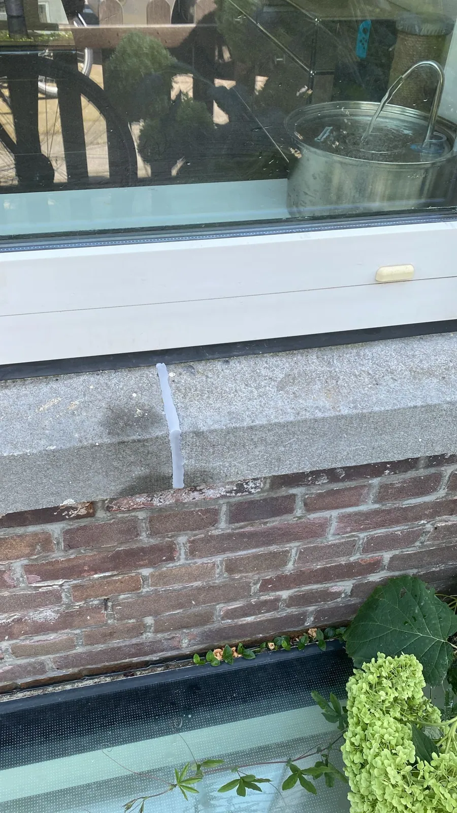 Voegwerk vernieuwd in een gemetselde gevel